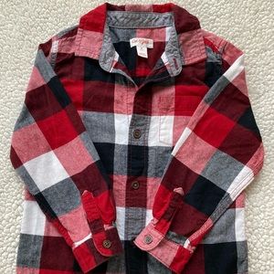 Boys Cat & Jack long sleeve flannel shirt. Red/Black
